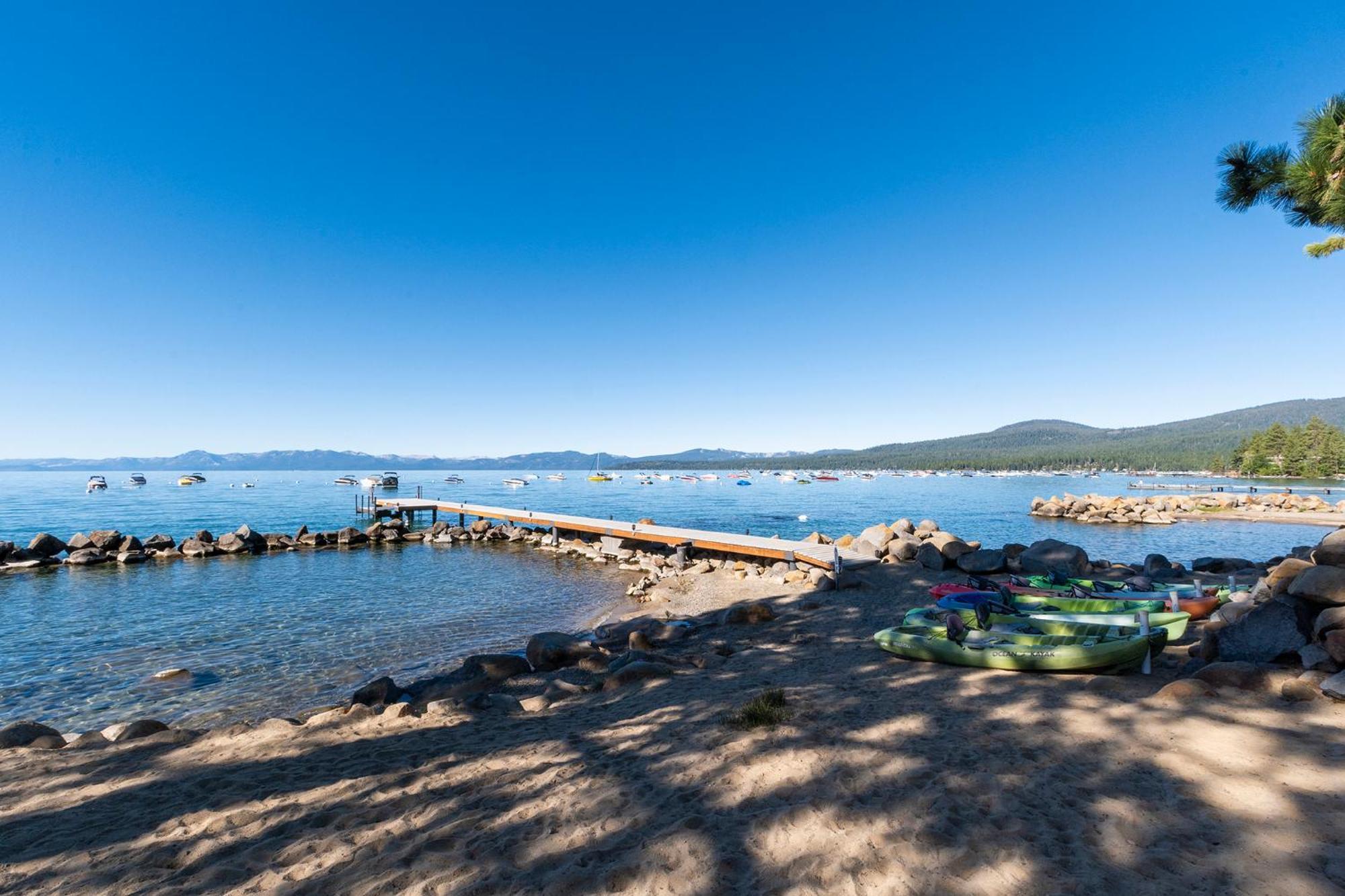 Red Wolf Lakeside Lodge Tahoe Vista Exterior photo