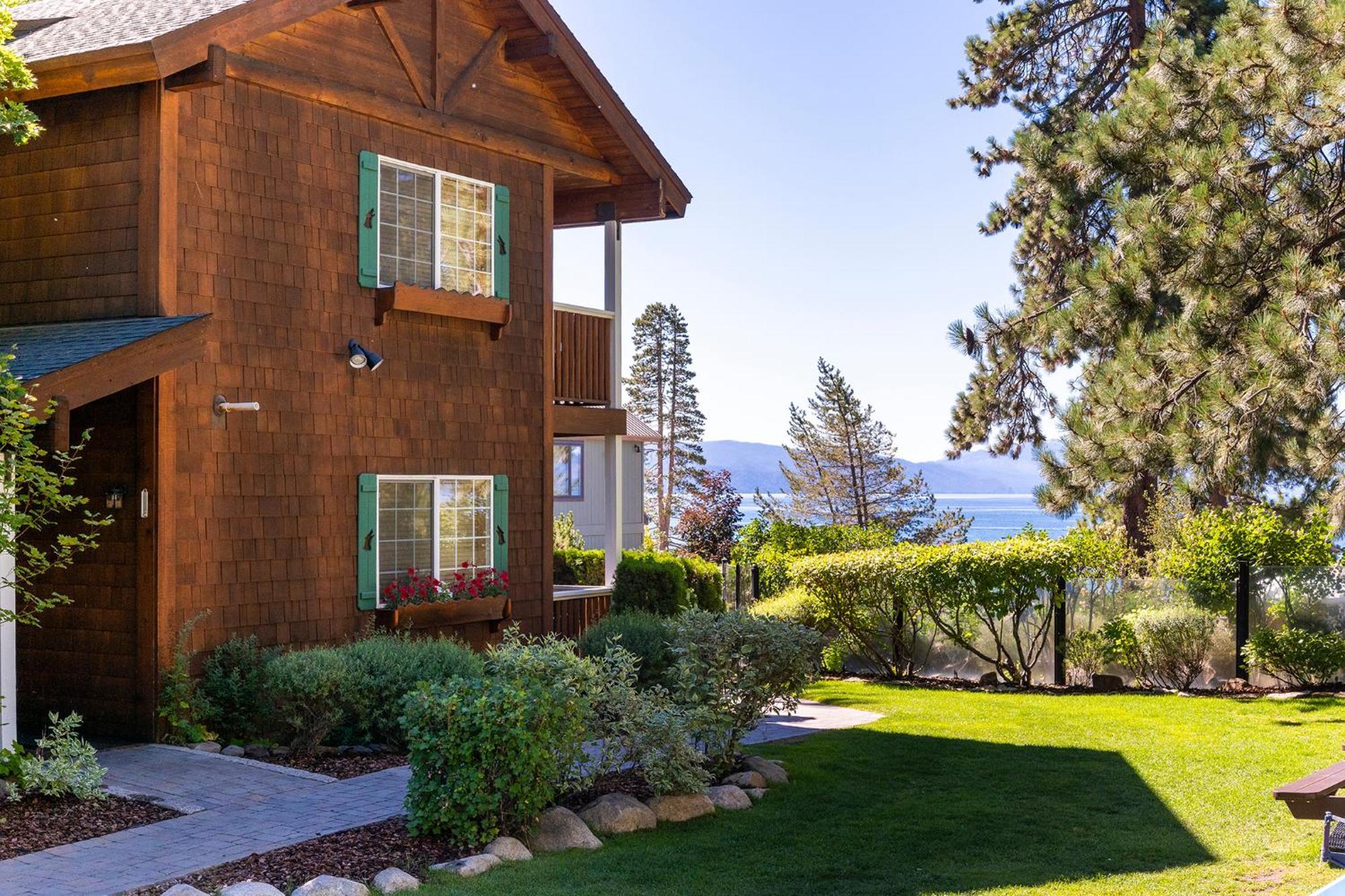 Red Wolf Lakeside Lodge Tahoe Vista Exterior photo