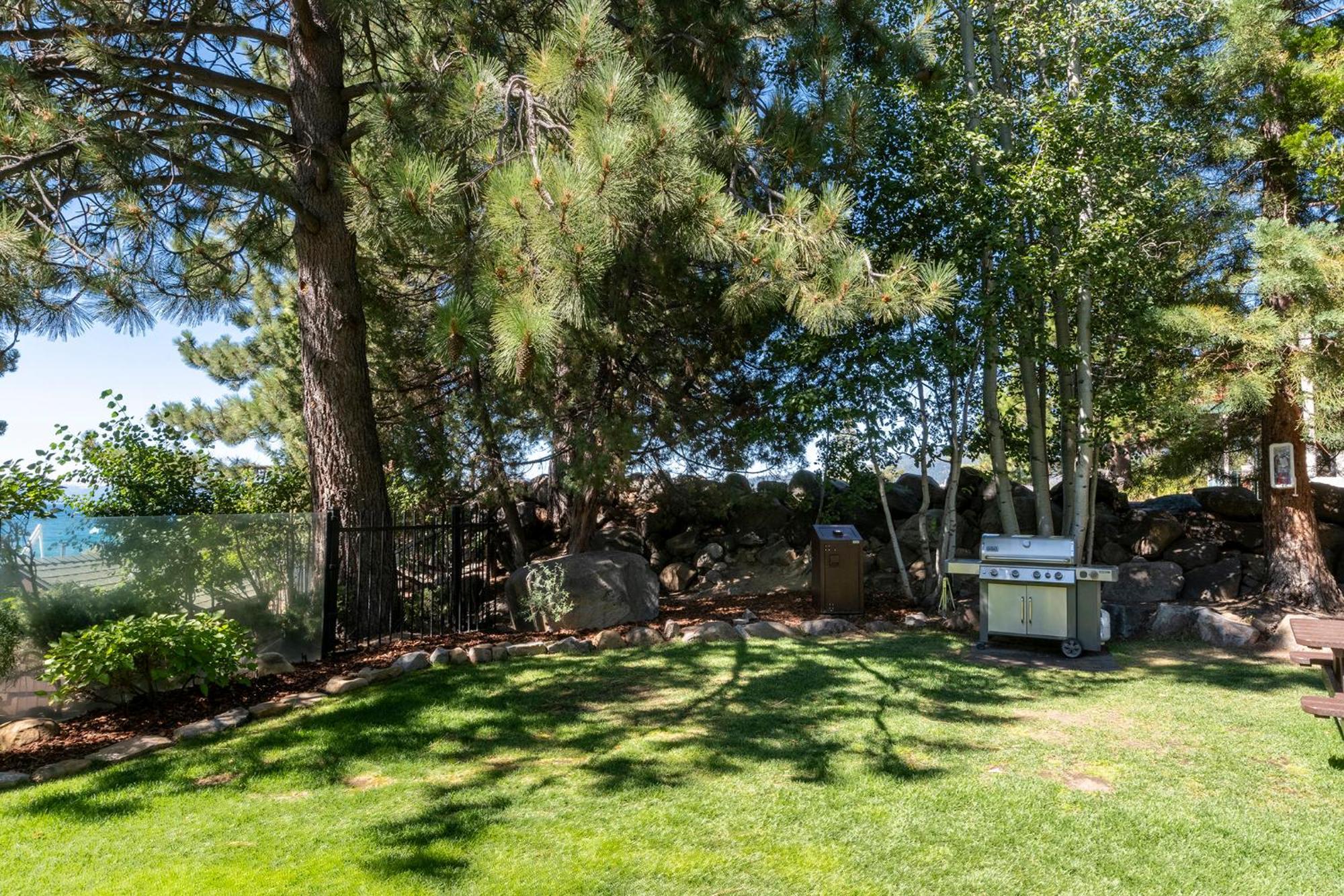 Red Wolf Lakeside Lodge Tahoe Vista Exterior photo